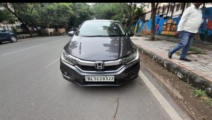 Feb 2018 DL Registration Single Owner Insurance NA Genuine 32000 Kms Driven all original paint Brand New Condition Car