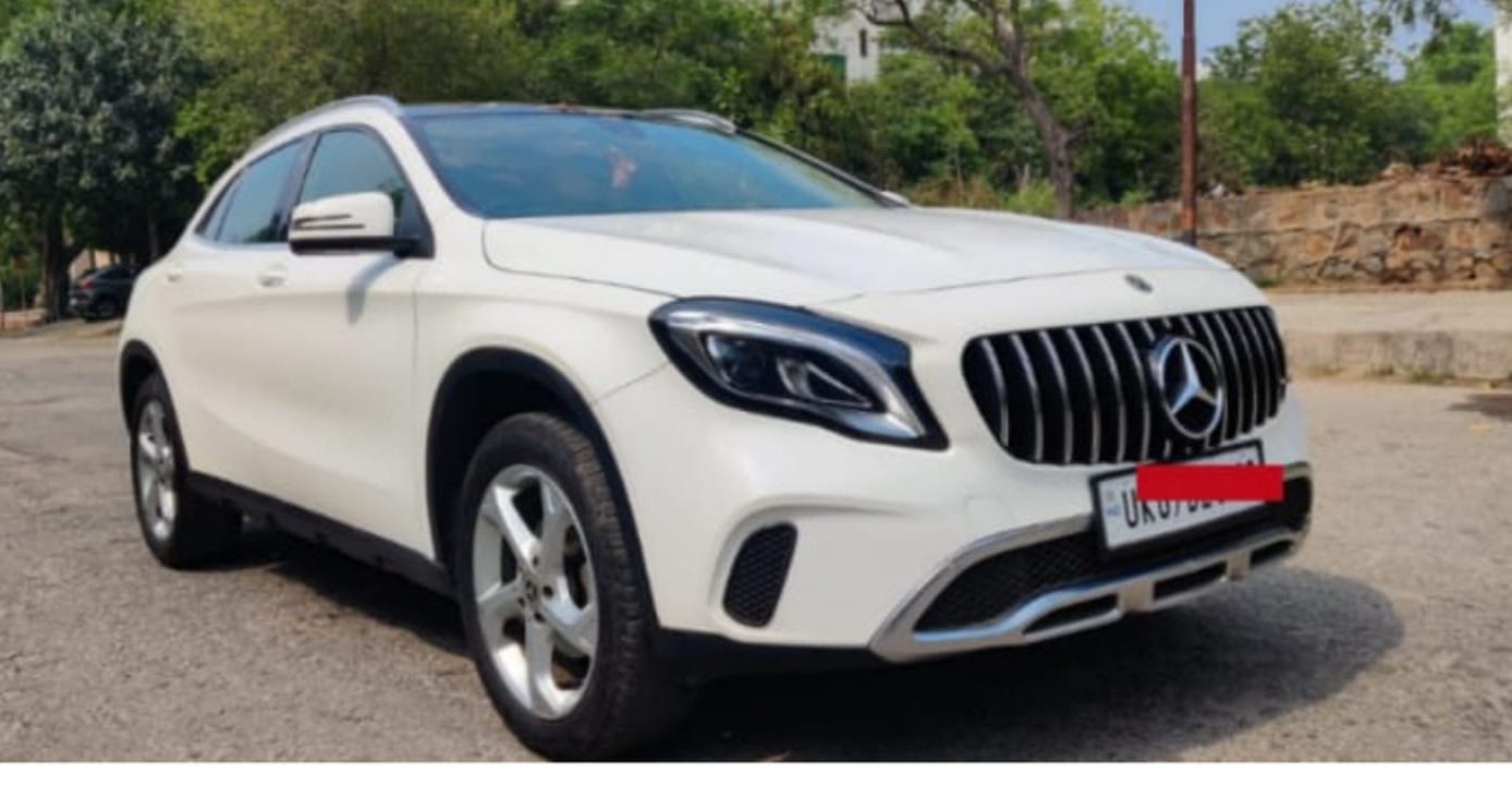 Mercedes GLA 2016 diesel white. 25000 km Anmol Nagpal 8860000867 Gaurav 7838124561 - Finance Option Available - Jagdamba Tower, Preet Vihar Commercial Complex Parking.  