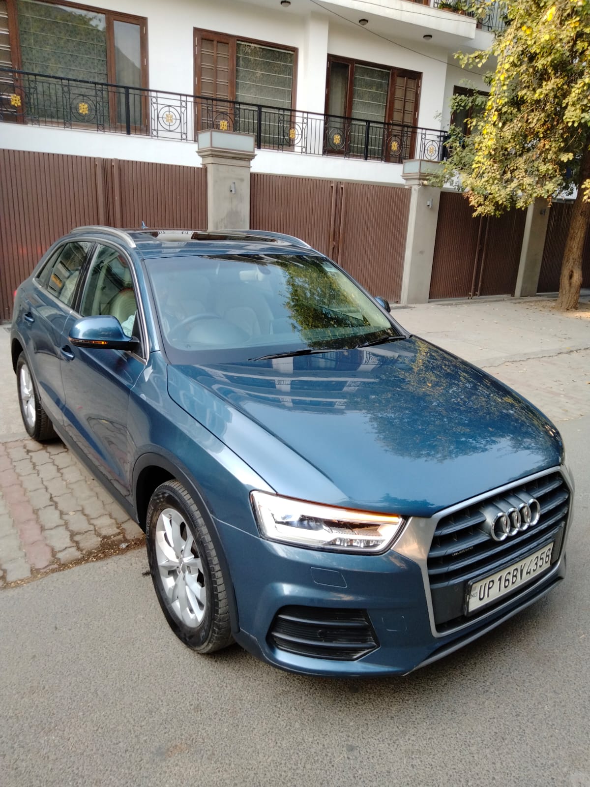 FOR SALE AUDI Q3 35 TDI QUATTRO PRIUAM PLUS WITH SUNROOF DIESAL CAR APRIL 2018 KMS  73599 WITH CO SERVICE HISTORY GOOD TYERS CONDITION INSHURED TILL 2024 UP 16 NOIDA NO NEW BATTERY 2ND KEY AVAILABLE ALL ORIGINAL PAINT CAR SCRECHLESS CAR Jolly motors chittranjan park South delhi near nehru place 9810012032 9910089032 Send location here.
